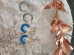 2 paar blauwe oorbellen, Handtassen en Accessoires, Oorbellen, Overige materialen, Hangers, Blauw, Ophalen of Verzenden