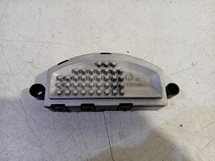 KACHELWEERSTAND Audi A3 Sportback (8VA / 8VF) (5Q0907521E), Auto-onderdelen, Airco en Verwarming, Audi, Gebruikt