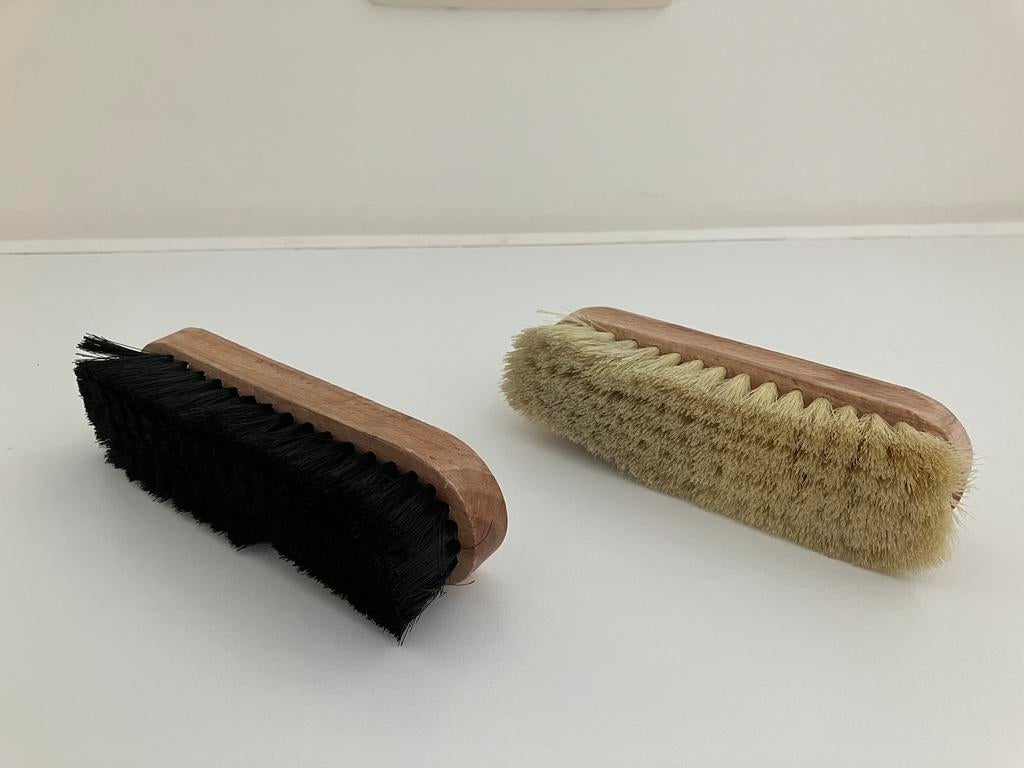 2 houten boen borstels om schoenen te poetsen, Huis en Inrichting, Schoonmaakartikelen, Ophalen of Verzenden