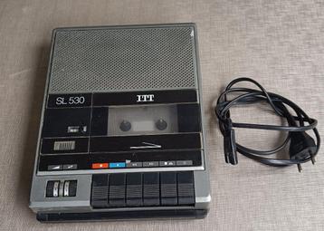 Vintage ITT SL 530 draagbare cassettespeler (te herstellen) beschikbaar voor biedingen