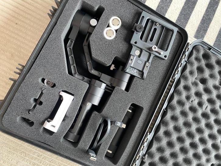 Stabilisateur Zhiyun Crane 2 Noir, Verzamelen, Foto-apparatuur en Filmapparatuur, Overige typen, 1980 tot heden, Verzenden