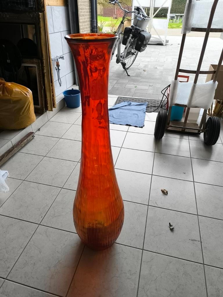 Vloer vaas, Enlèvement