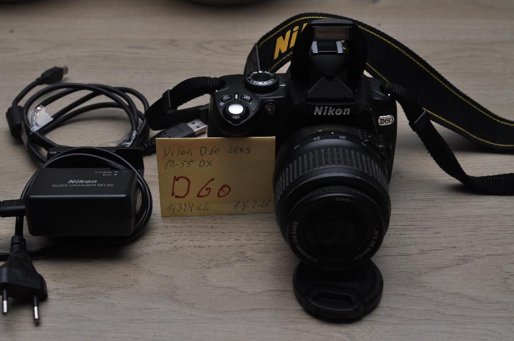 nikon d60 met 18-55 dx lens weinig gebruikt, Audio, Tv en Foto, Fotocamera's Digitaal, Ophalen of Verzenden, Zo goed als nieuw