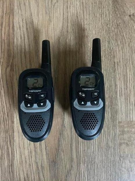 Walkie talkies – bereik 2-3 km – met batterijen, Ophalen, Zo goed als nieuw, Portofoon of Walkie-talkie, Met broekklem