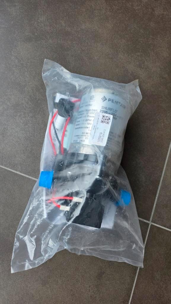 Shurflo waterpomp 12V – camper/caravan (NIEUW), Caravans en Kamperen, Mobilhome-accessoires, Nieuw, Ophalen