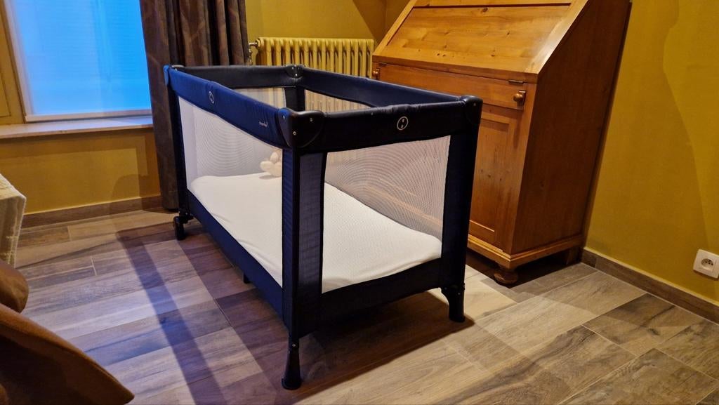 Dreambee baby reisbedje in perfecte staat, Ophalen, Zo goed als nieuw, Reisbedje