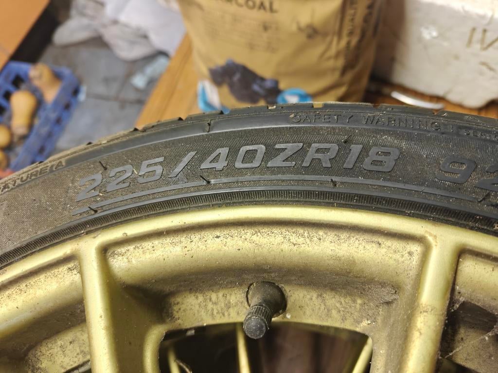 Jantes dorée d'occasion pour Subaru, Autos : Pièces & Accessoires, Autre, Autre, Pneu(s), Autre