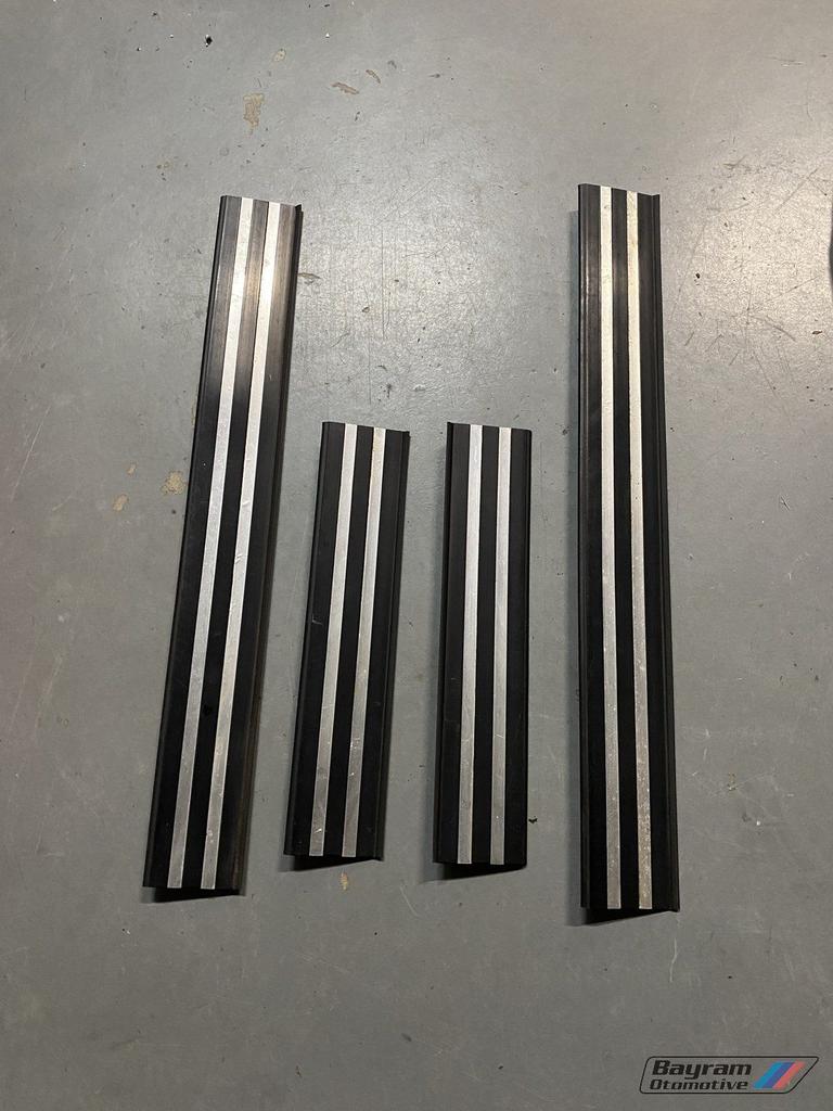 Bmw E34 instaplijsten chroom sedan instaplijst 5-serie, Auto-onderdelen, Gebruikt, -, -, Ophalen of Verzenden