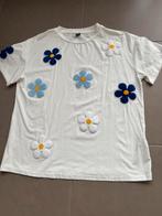 Witte tshirt bloemen large, Kleding | Dames, T-shirts, Wit, Maat 42/44 (L), Ophalen of Verzenden, Zo goed als nieuw