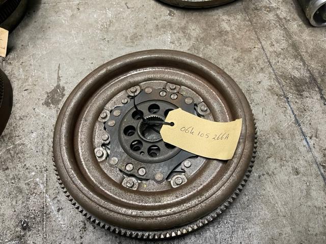 VLIEGWIEL DUBBELE MASSA Golf VII (AUA) (06K105266A), Auto-onderdelen, Motor en Toebehoren, Volkswagen, Gebruikt