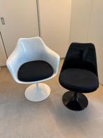 Tulip chairs (2 witte en 2 zwarte), Huis en Inrichting, Ophalen