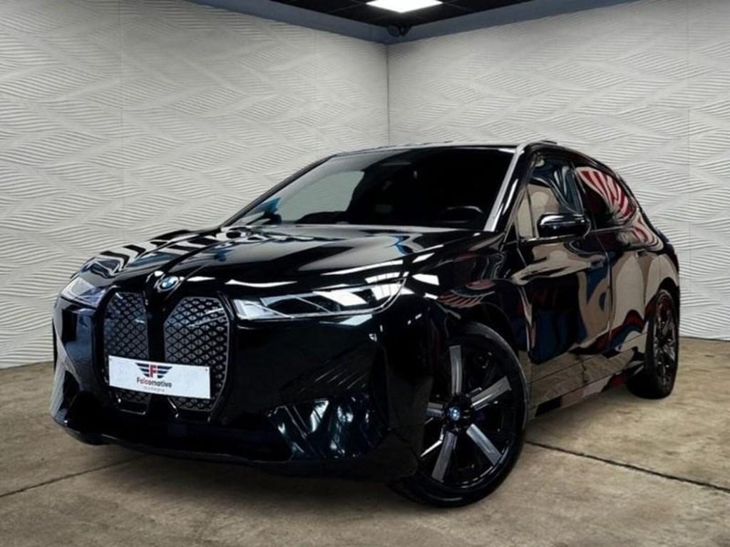 BMW iX xDrive40*76.6 kWh*425 KM WLTP*HARMAN/K*, Automaat, 326 pk, Zwart, 5 zetels