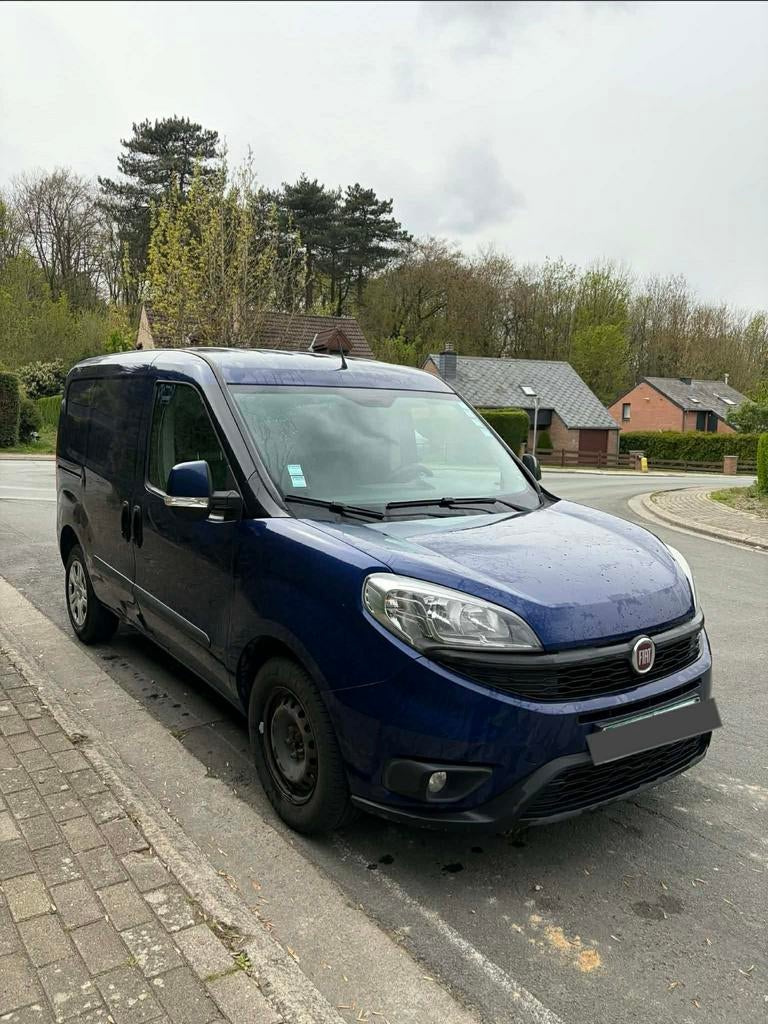 Fiat Doblo 1.3 diesel prêt à immatriculer, Autos, Camionnettes & Utilitaires, Achat, Entreprise, 3 places, Boîte manuelle