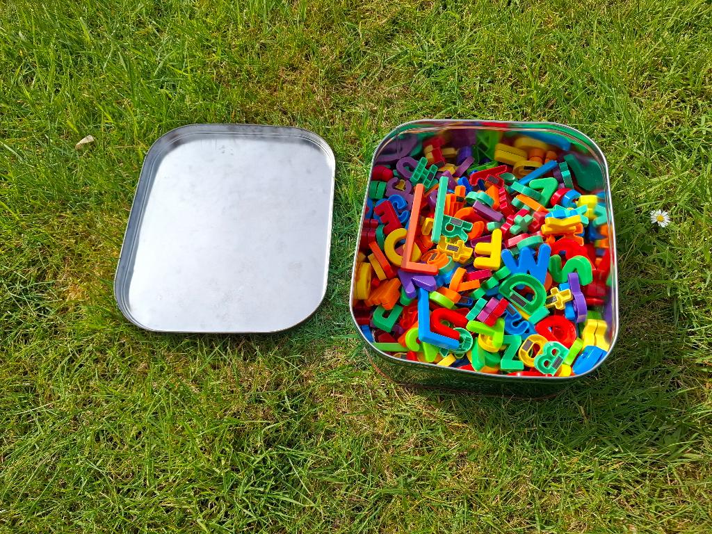 Boîte métallique d'aimants, Enlèvement, Utilisé