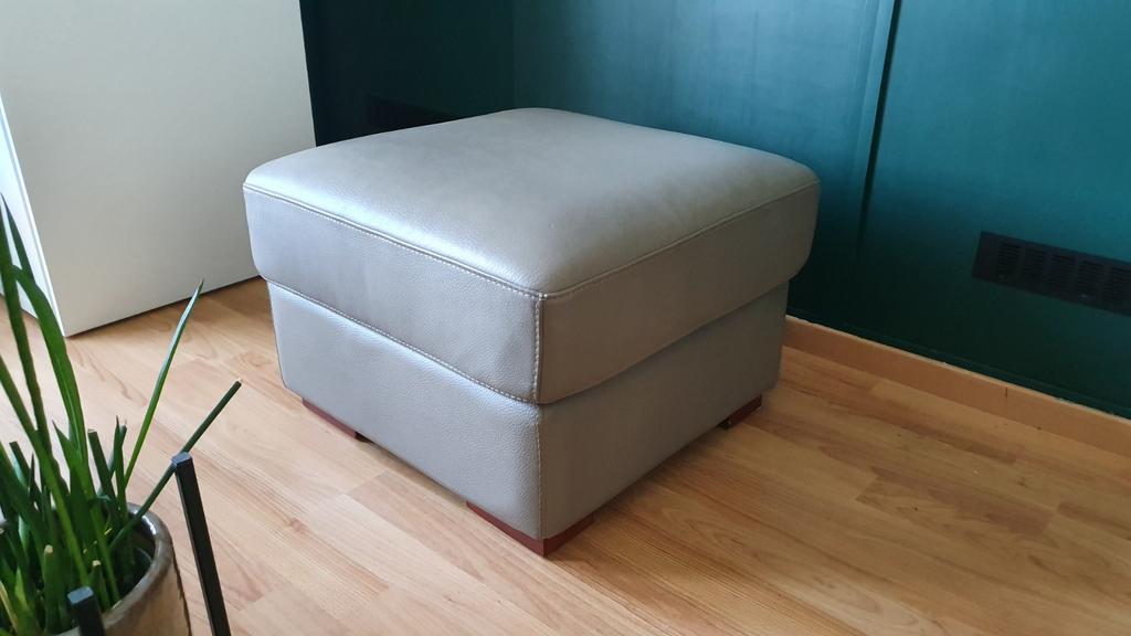 Moderne vierkante poef: 60x60cm, Ophalen