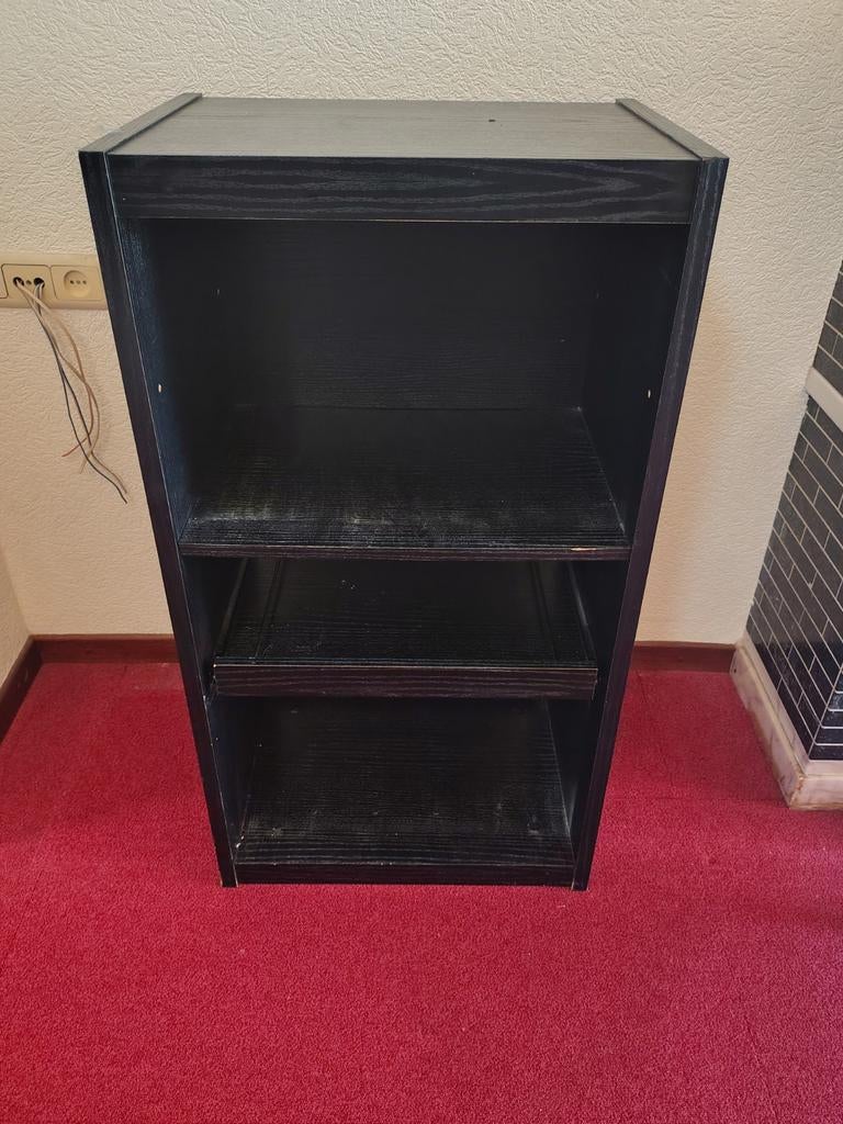 Kast voor muziek installatie, Ophalen