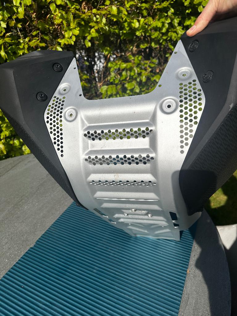 KTM 890/790 bodemplaat, Motoren, Accessoires | Overige, Ophalen, Zo goed als nieuw