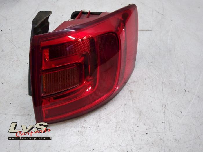 Feu arrière droit d'un Volkswagen Jetta, Autos : Pièces & Accessoires, Volkswagen, -, 3 mois de garantie, Utilisé