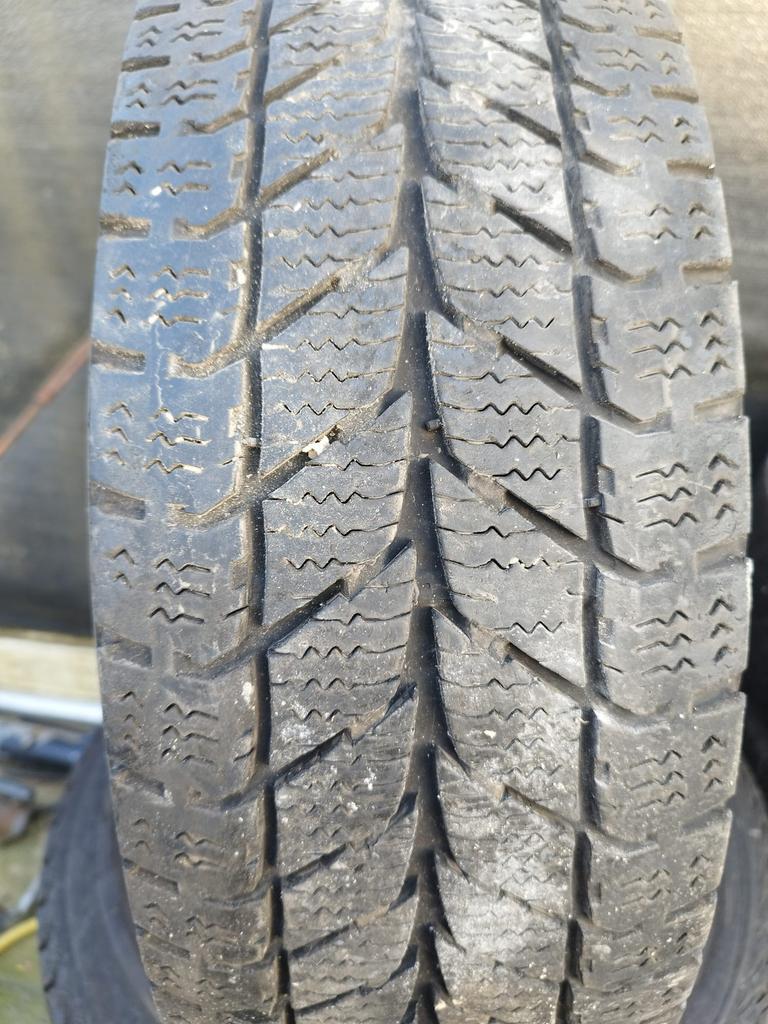 winterbanden uniroyal 195/65/R16 C. 104., Auto-onderdelen, Banden en Velgen, Ophalen, Gebruikt, 16 inch, Winterbanden