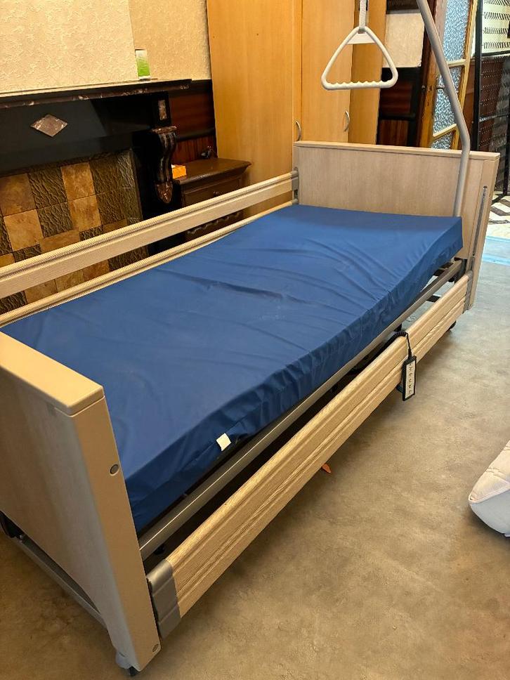 Lit médical motorisé, Diversen, Verpleegmiddelen, Gebruikt, Ophalen