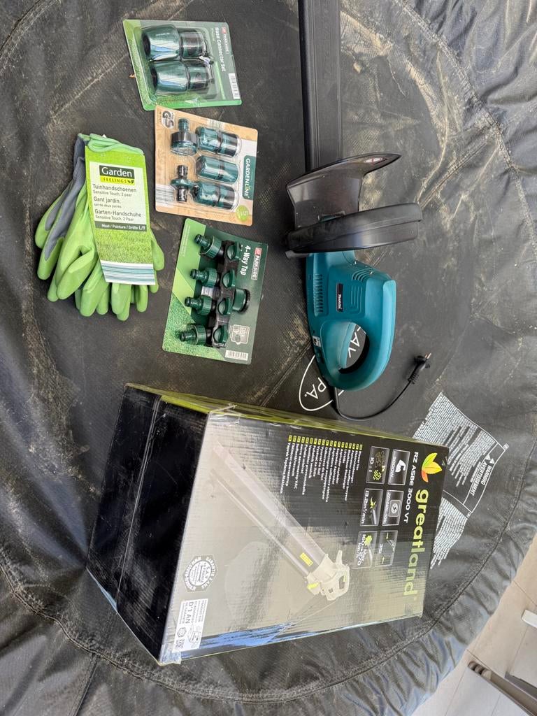 Bladblazer en snoeischaar 40 € alles wat je ziet, Tuin en Terras, Hand-tuingereedschap, Ophalen of Verzenden, Zo goed als nieuw