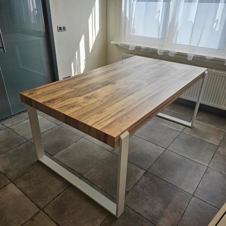 Moderne eettafel 183 cm – dik blad – wit metalen poten, Huis en Inrichting, Tafels | Eettafels, Gebruikt, 150 tot 200 cm, Vijf personen of meer