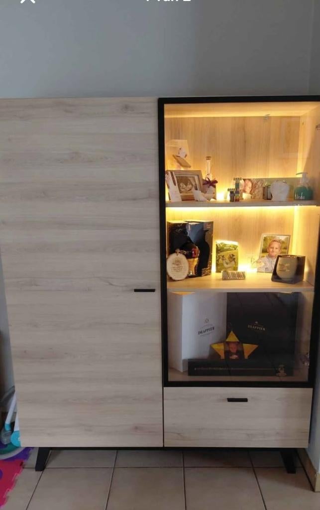 Vitrinekast, Ophalen, Gebruikt, Met deur(en)