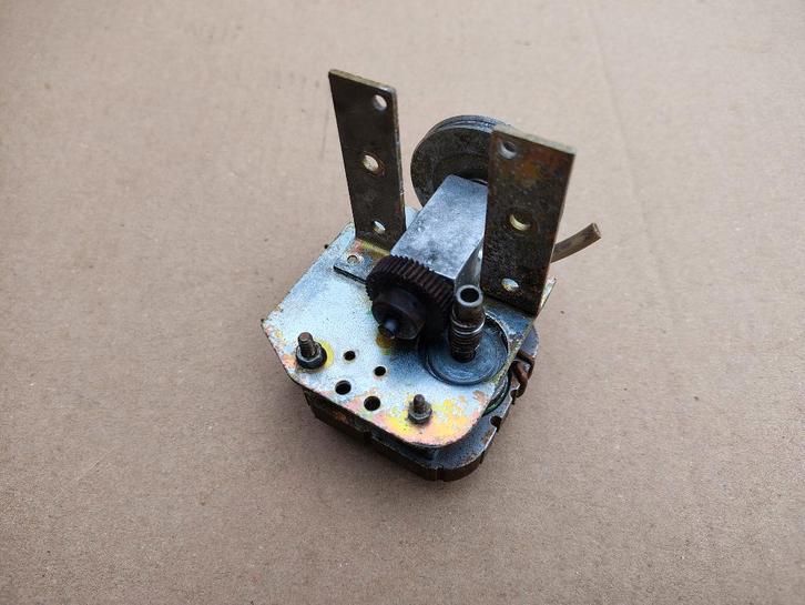 Motor/ Selectie krans Wurlitzer Lyric FL (1970) jukebox, Collections, Machines | Jukebox, Wurlitzer, Envoi