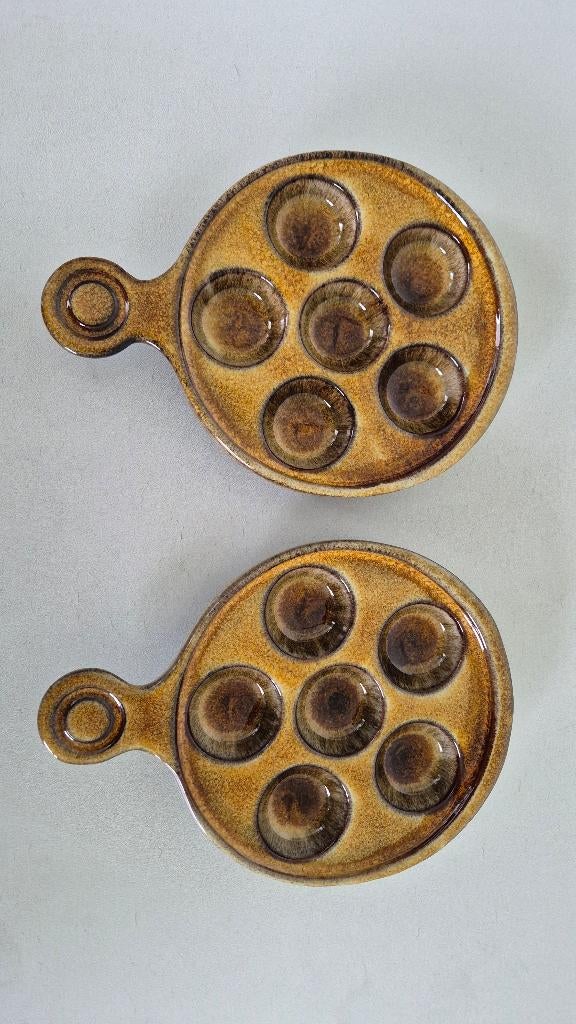 Art. 933 Assiettes à Escargots Vintage (2 x), Maison & Meubles, Assiettes(s), Enlèvement ou Envoi, Comme neuf, Céramique