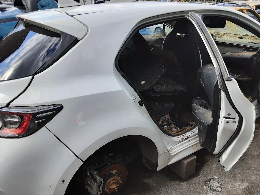 SPATBORD RECHTS ACHTER Toyota Corolla (E21 / EA1 / EH1), Gebruikt, Mevr. I. Hauben, Achter, Spatbord