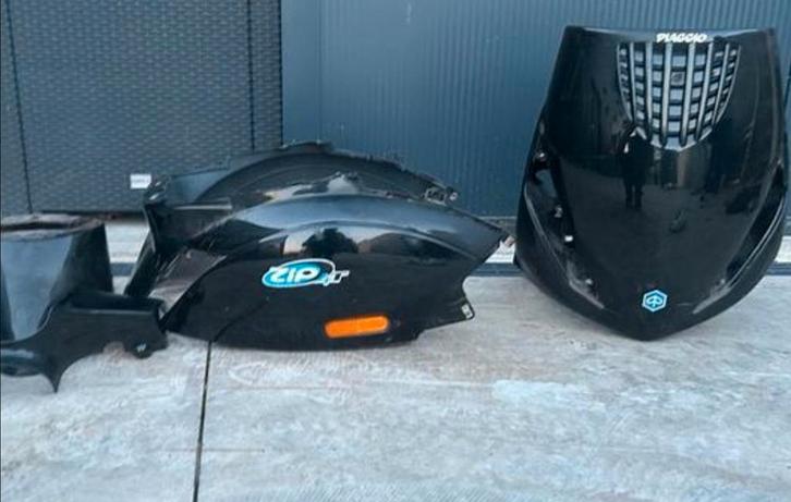 Kappenset volledig piaggio zip(Glans zwart), Vélos & Vélomoteurs, Pièces de cyclomoteur | Scooters, Piaggio, Enlèvement ou Envoi