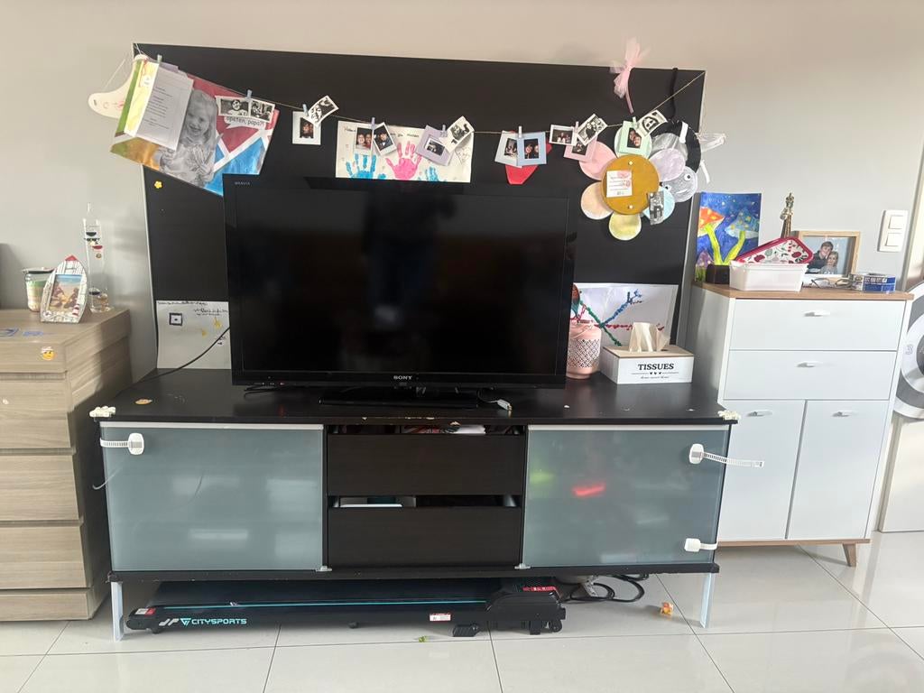 Tv kast gratis, Ophalen, Gebruikt