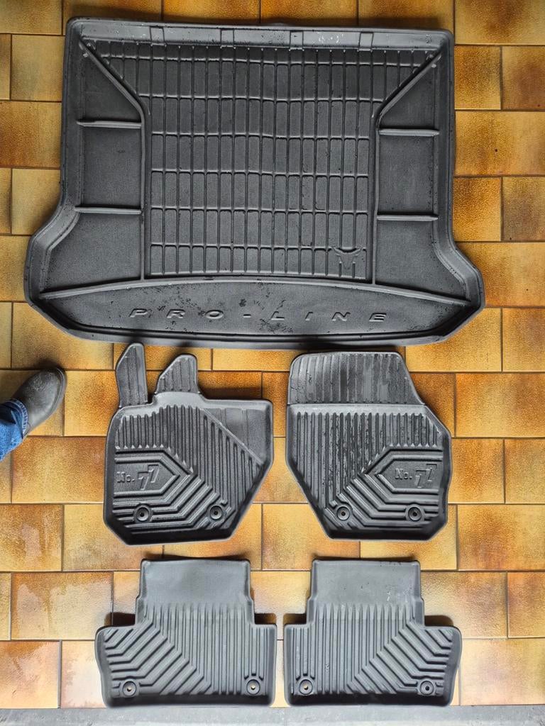 Volvo XC60 Rubber Matten + Kofferbakmat, Auto diversen, Automatten, Ophalen
