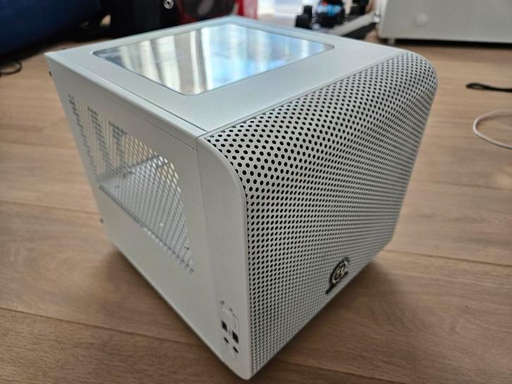 Boîtier PC mini-ITX compact Thermaltake Core V1, Informatique & Logiciels, Boîtiers d'ordinateurs, Utilisé, Enlèvement ou Envoi