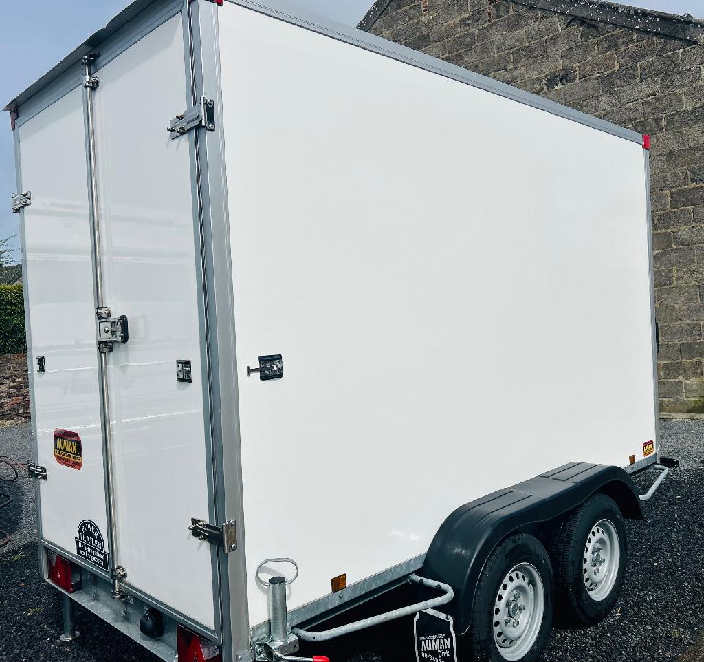 Power trailer geremde aanhangwagen, Ophalen, Zo goed als nieuw