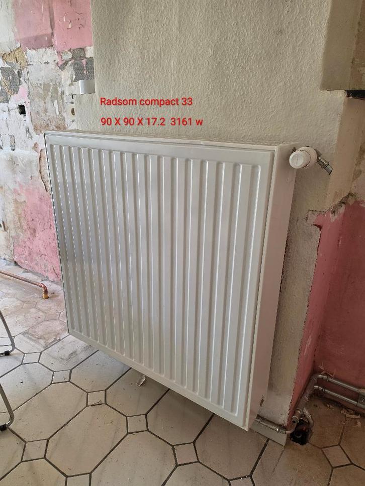Radiateurs RADSON Compact excellent état complet (2021), Bricolage & Construction, Chauffage & Radiateurs, Comme neuf, Radiateur