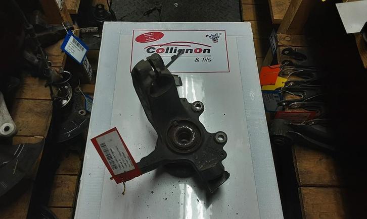 MOYEU DE ROUE AVANT GAUCHE Ford Focus 2 Wagon (3K513K171), Autos : Pièces & Accessoires, Freins & Transmission, Ford, Utilisé