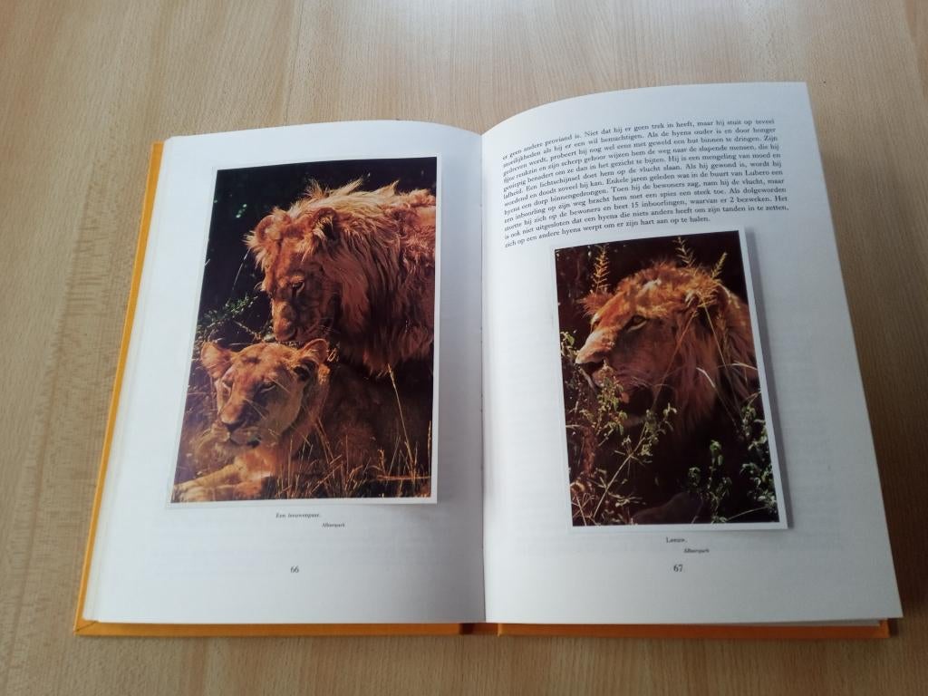 De Nationale parken van Kongo, Ophalen of Verzenden, Zo goed als nieuw, Artis historia, Plaatjesalbum