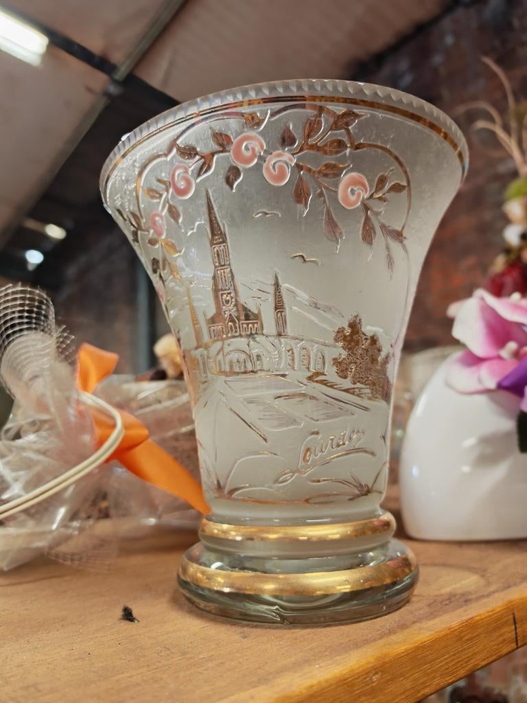 Art deco vaas, Enlèvement