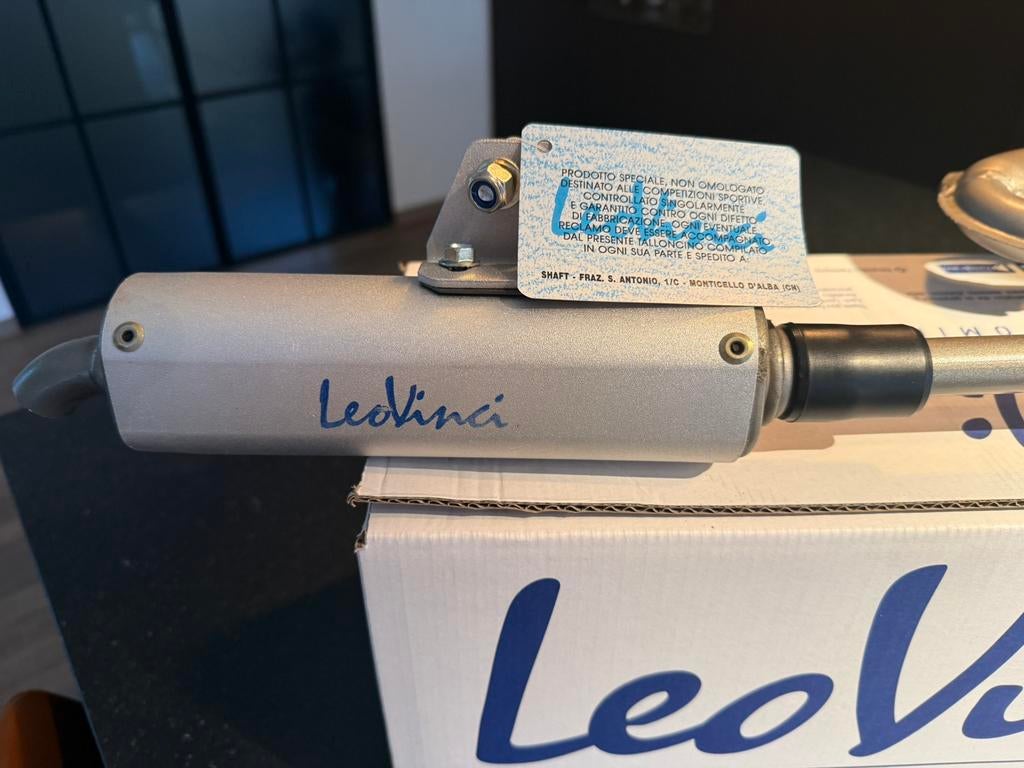 Leo 2 nos demper New old stock, Fietsen en Brommers, Brommeronderdelen | Oldtimers, Ophalen of Verzenden, Zo goed als nieuw