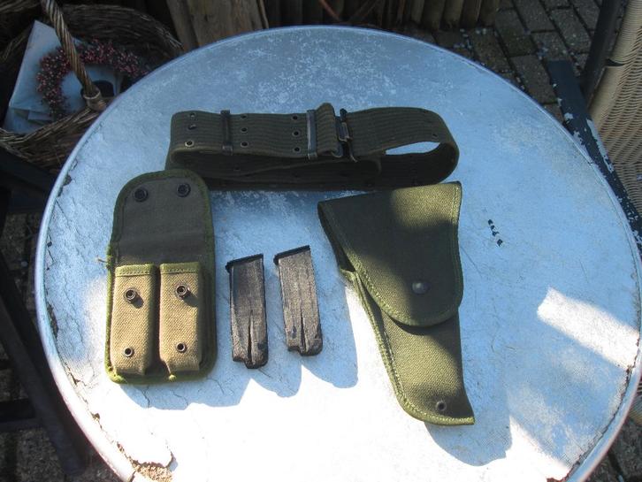 Riem met wapenhouder en munitie leger type, Verzamelen, Militaria | Algemeen, Landmacht, Overige typen, Ophalen of Verzenden