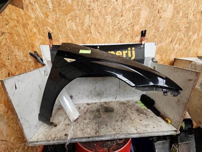 Aile avant droite d'un Ford Focus, Autos : Pièces & Accessoires, Carrosserie & Tôlerie, Ford, Utilisé, 3 mois de garantie, Enlèvement ou Envoi