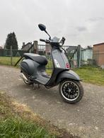 Vespa sprint a klasse, Fietsen en Brommers, Ophalen, Zo goed als nieuw