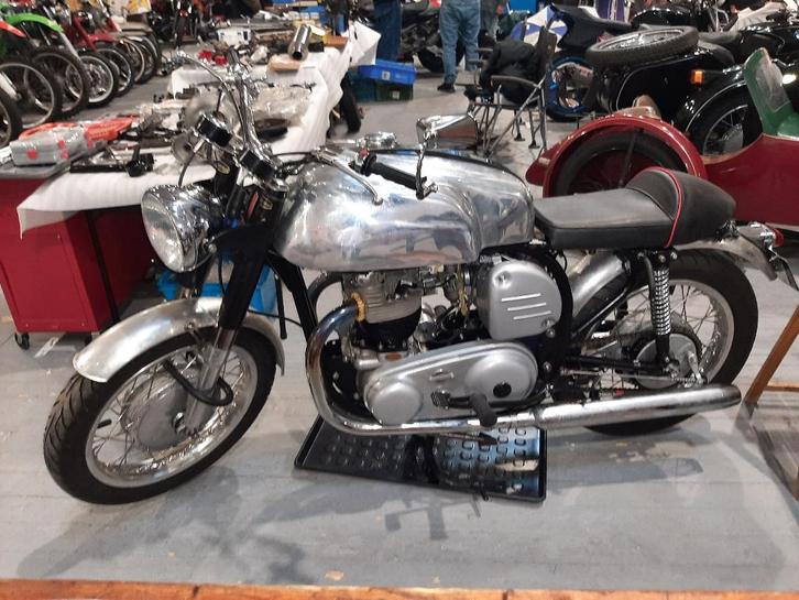 norton, Motoren, Motoren | Oldtimers, Sport, meer dan 35 kW, 2 cilinders, Motorrijbewijs A, LED Verlichting, Ophalen