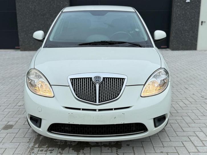 Lancia Ypsilon - 1.3 benzine - Euro 5 - Airco, Autos, Lancia, Entreprise, Ypsilon, Airbags, Air conditionné, Radio, Essence, Euro 5