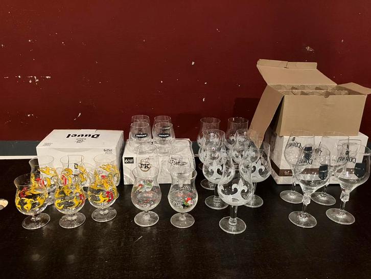 Lot de verres à bière différents, Collections, Verres & Petits Verres, Utilisé, Verre à bière, Enlèvement ou Envoi
