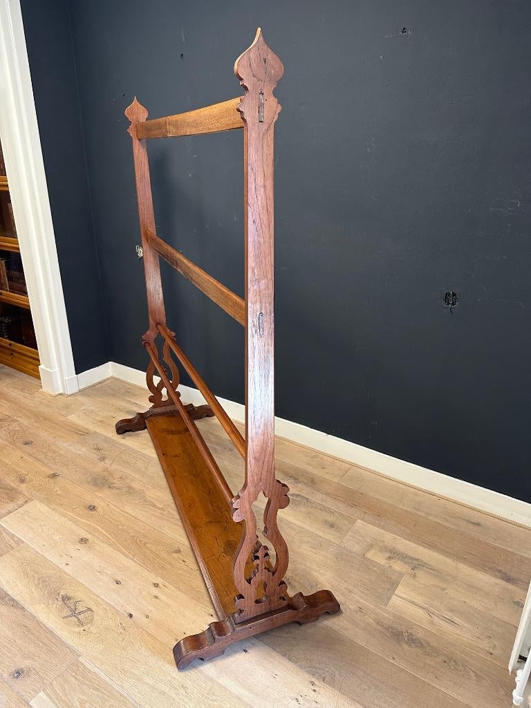 Groot antiek kledingrek, Ophalen of Verzenden