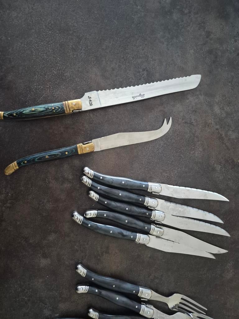 Couvert Laguiole, Envoi