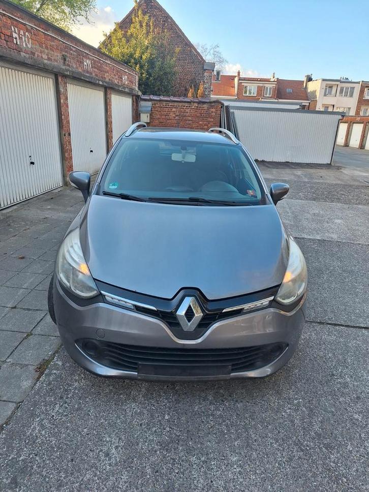 Renault clio de 2013 essence NO START 180.000km, Auto's, Renault, Particulier, Clio, Airbags, Airconditioning, Benzine, Euro 5