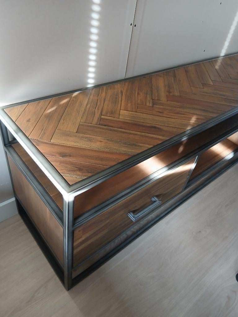 TV MEUBEL MODERN KLASSIEK L185/H55/D42 CM, Ophalen, MODERN KLASSIEK METAAL HOUT, 150 tot 200 cm, Zo goed als nieuw